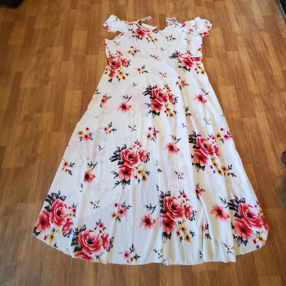 Women's RoseGal, size 2, High Low, Dress, NWT - Picture 4 of 4